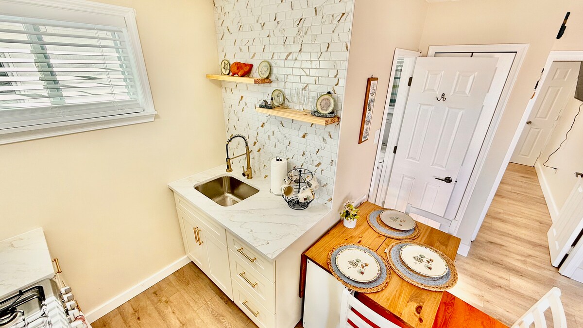 Full kitchen image 7