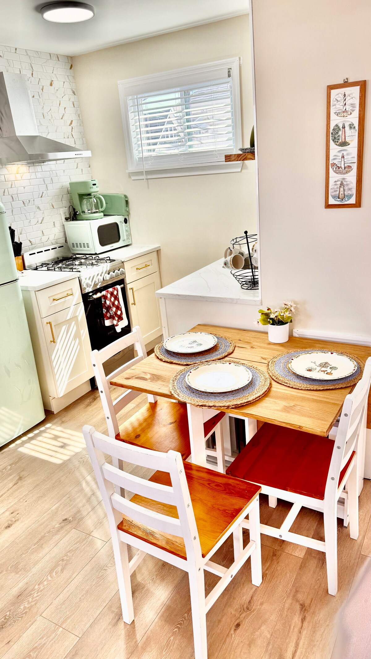 Full kitchen image 10