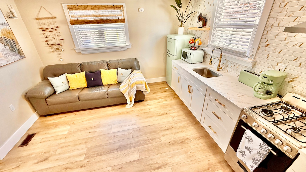 Living room image 6