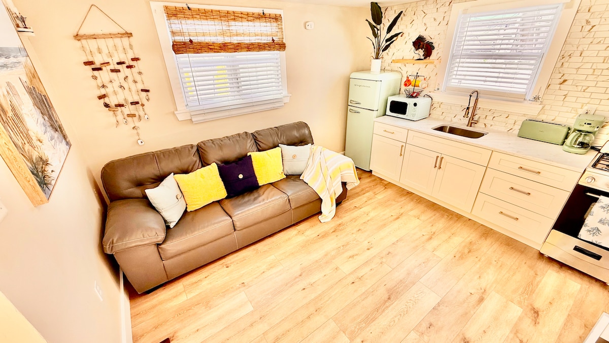 Living room image 2