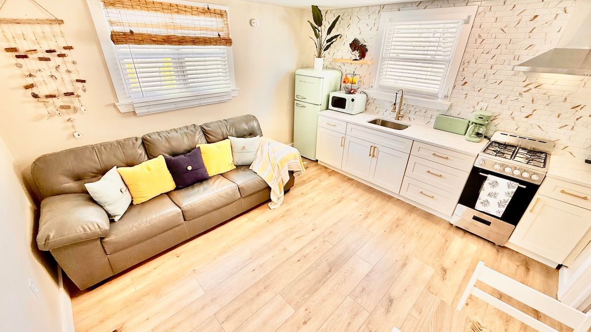 Living room image 7
