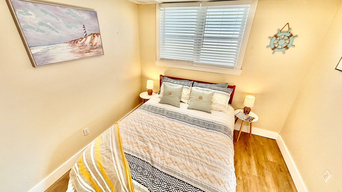 Bedroom 1 image 4