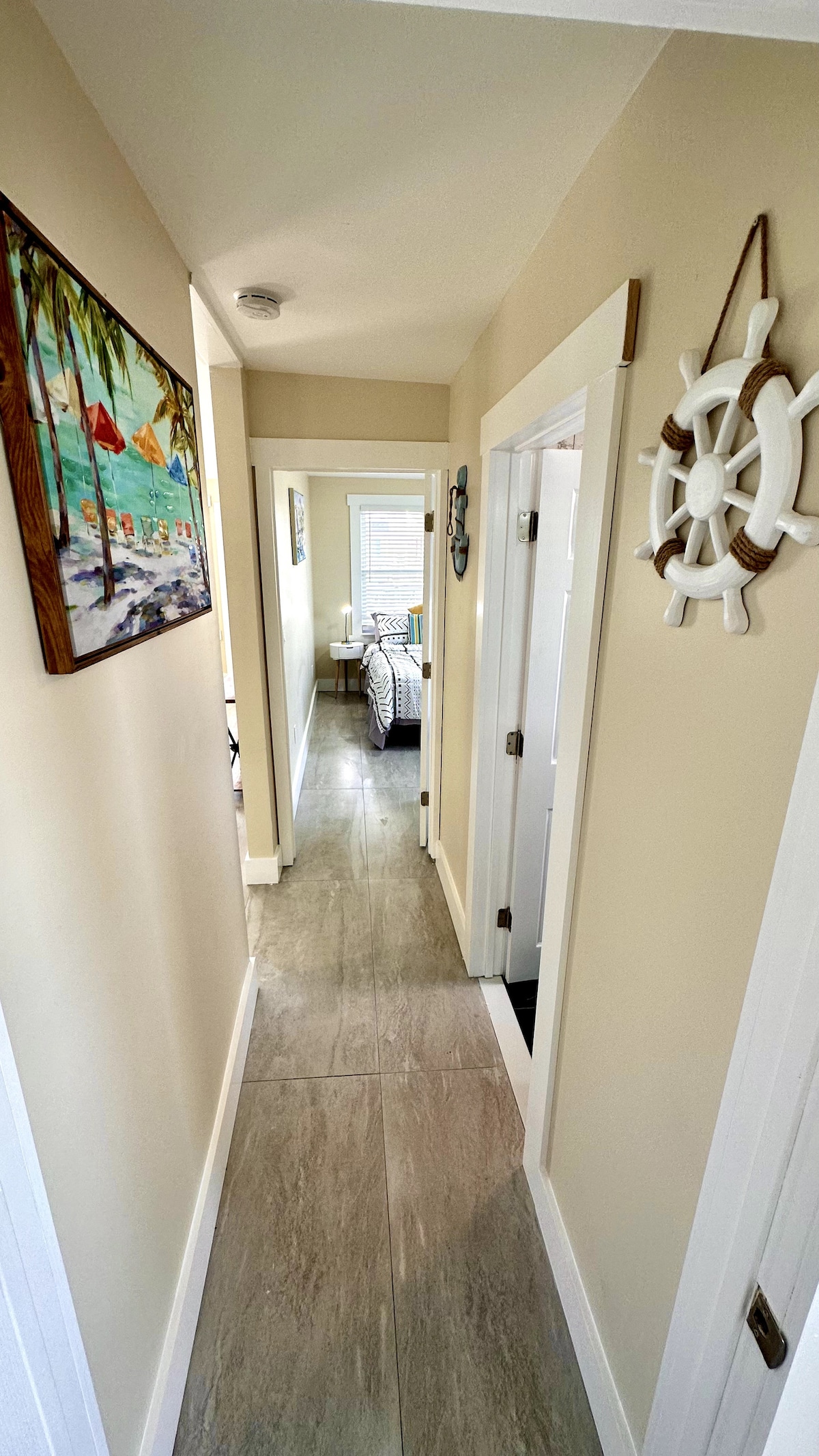 Living room image 14