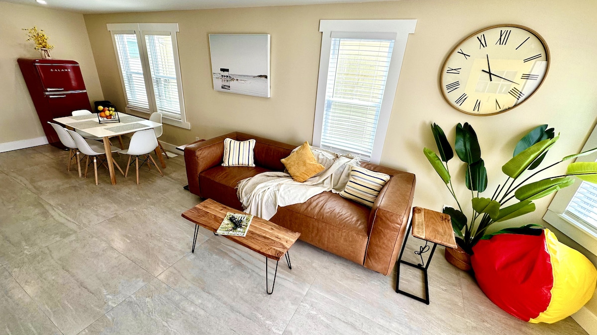 Living room image 9