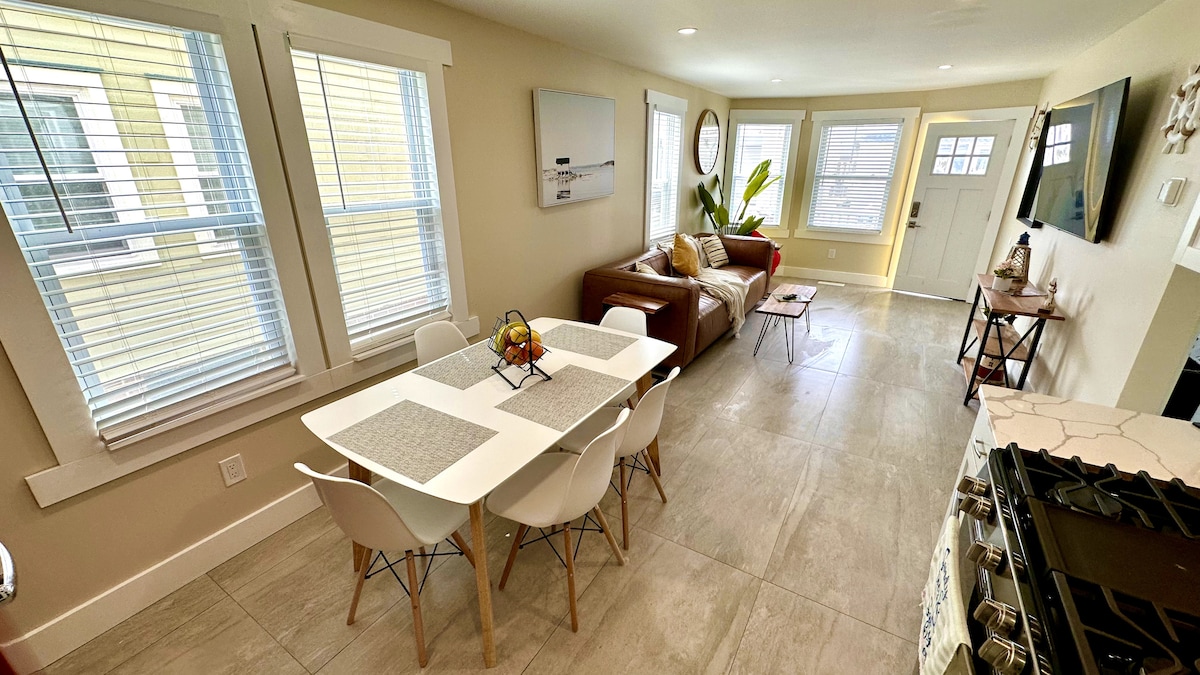 Dining area image 1