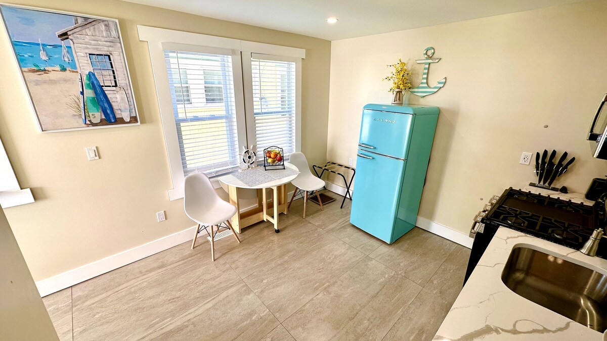 Dining area image 2