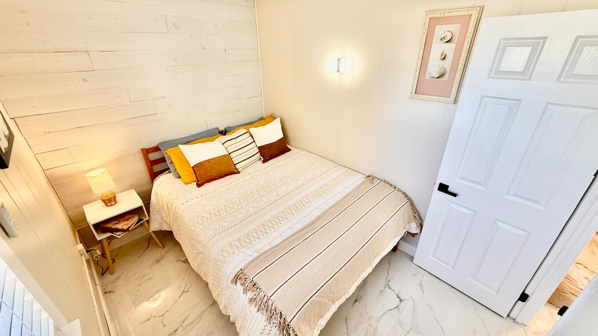 Bedroom 1 image 2