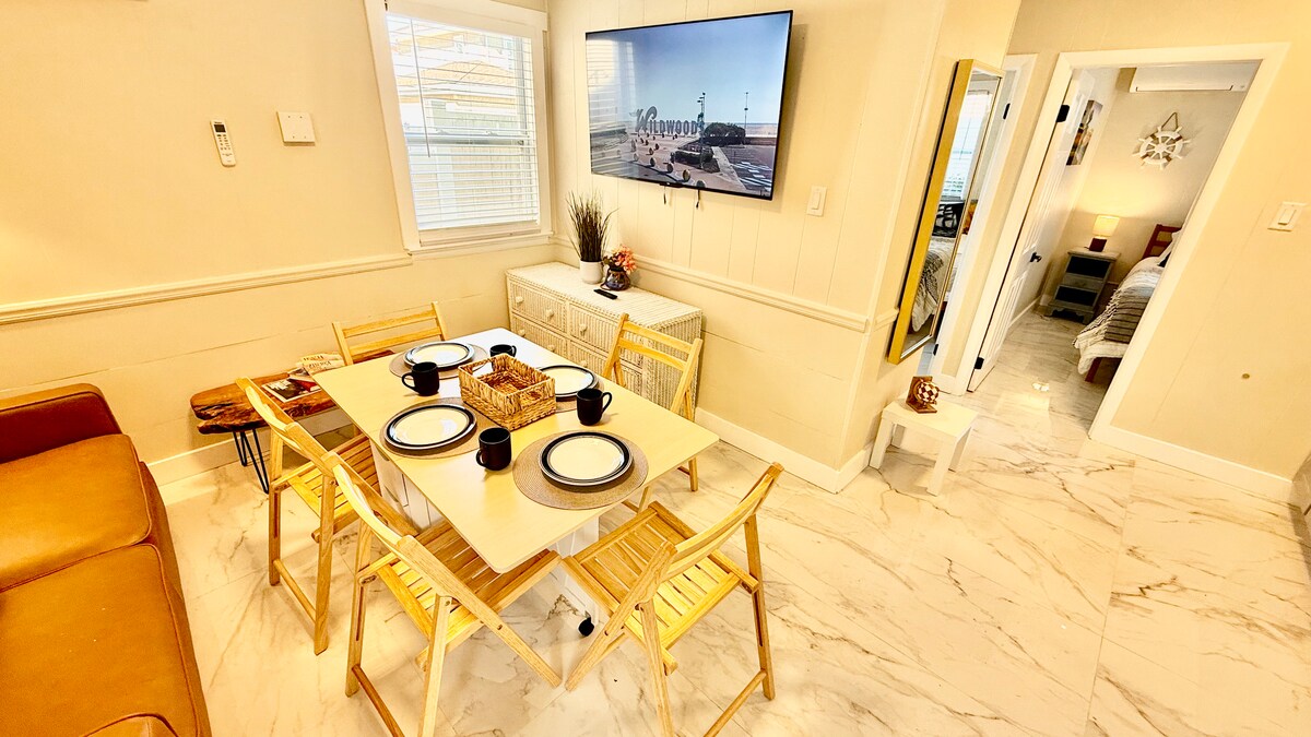 Dining area image 2