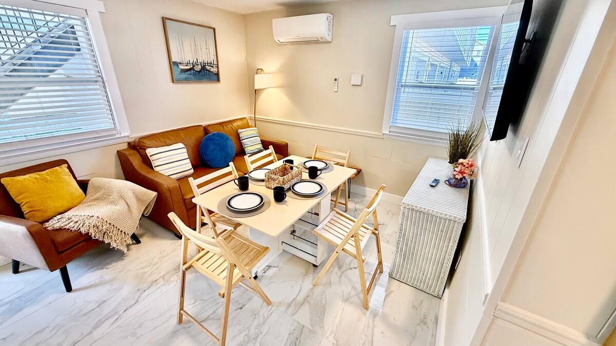 Dining area image 1
