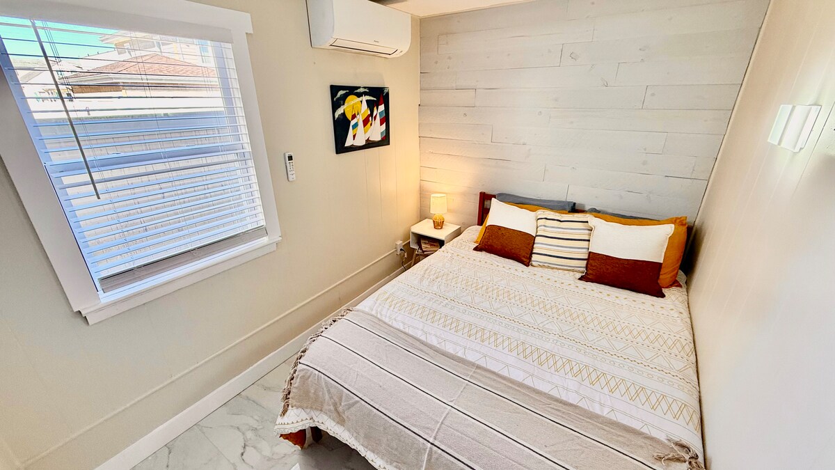 Bedroom 1 image 1