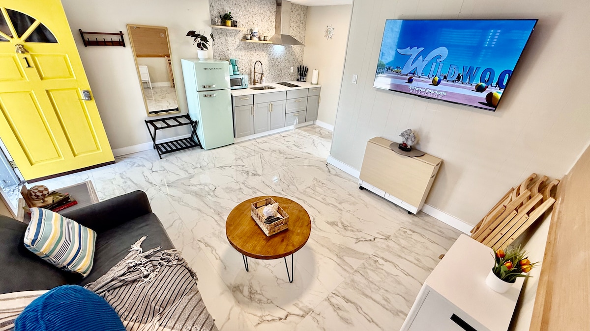 Living room image 7