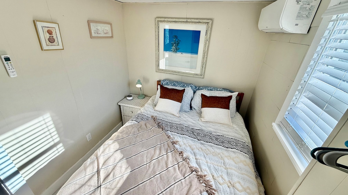 Bedroom image 4