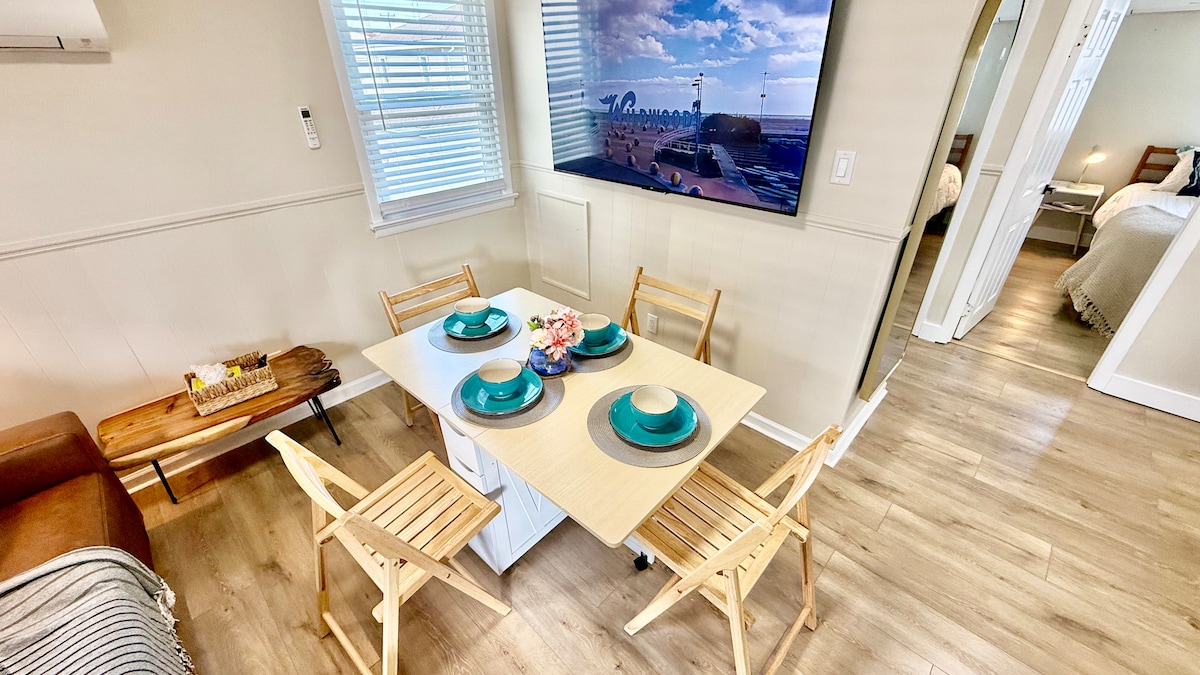 Dining area image 2