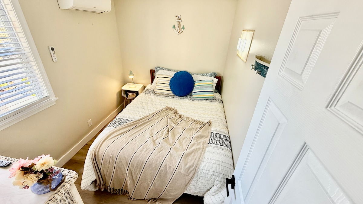Bedroom 1 image 5