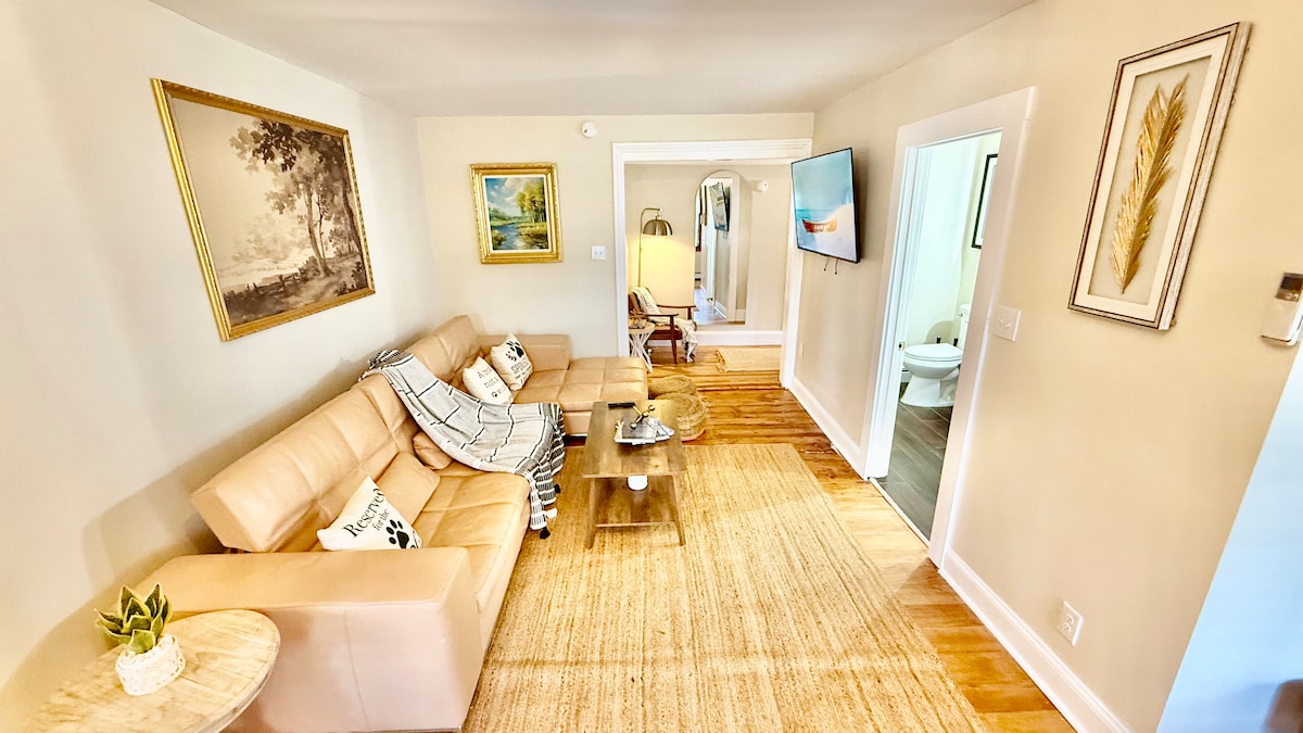 Living room image 6