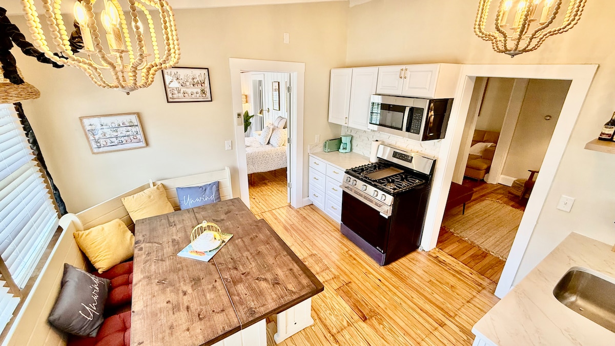 Dining area image 1
