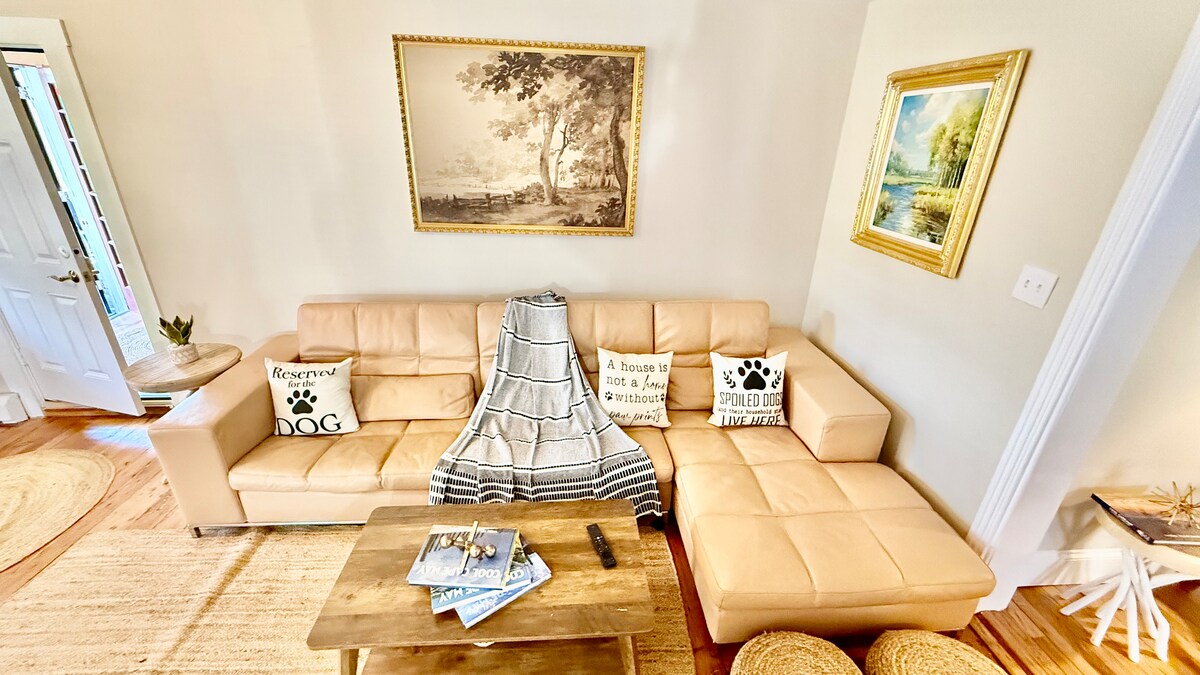 Living room image 7