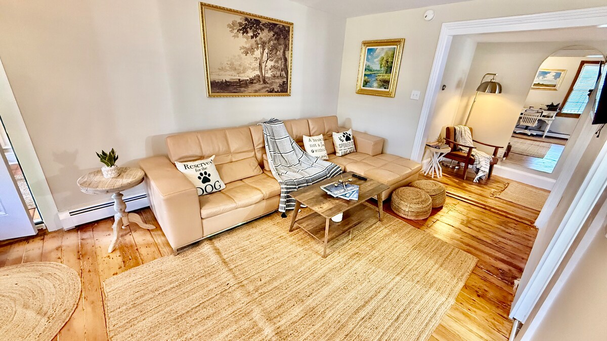 Living room image 4