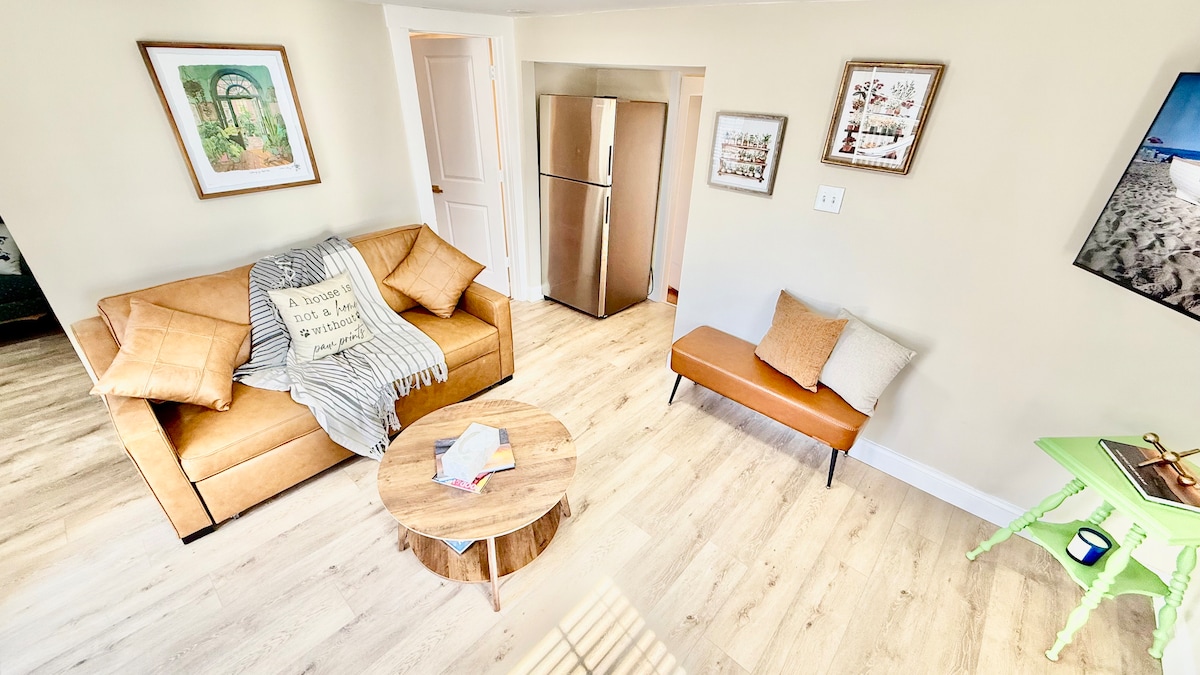 Living room image 8