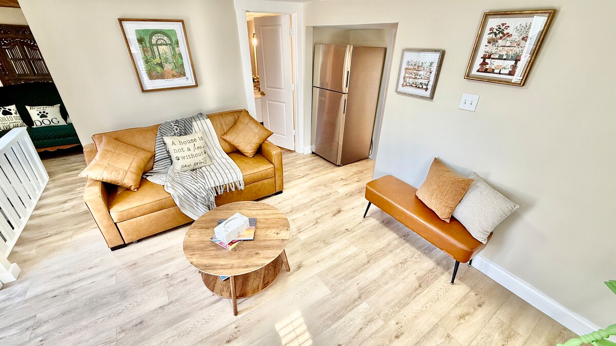 Living room image 6