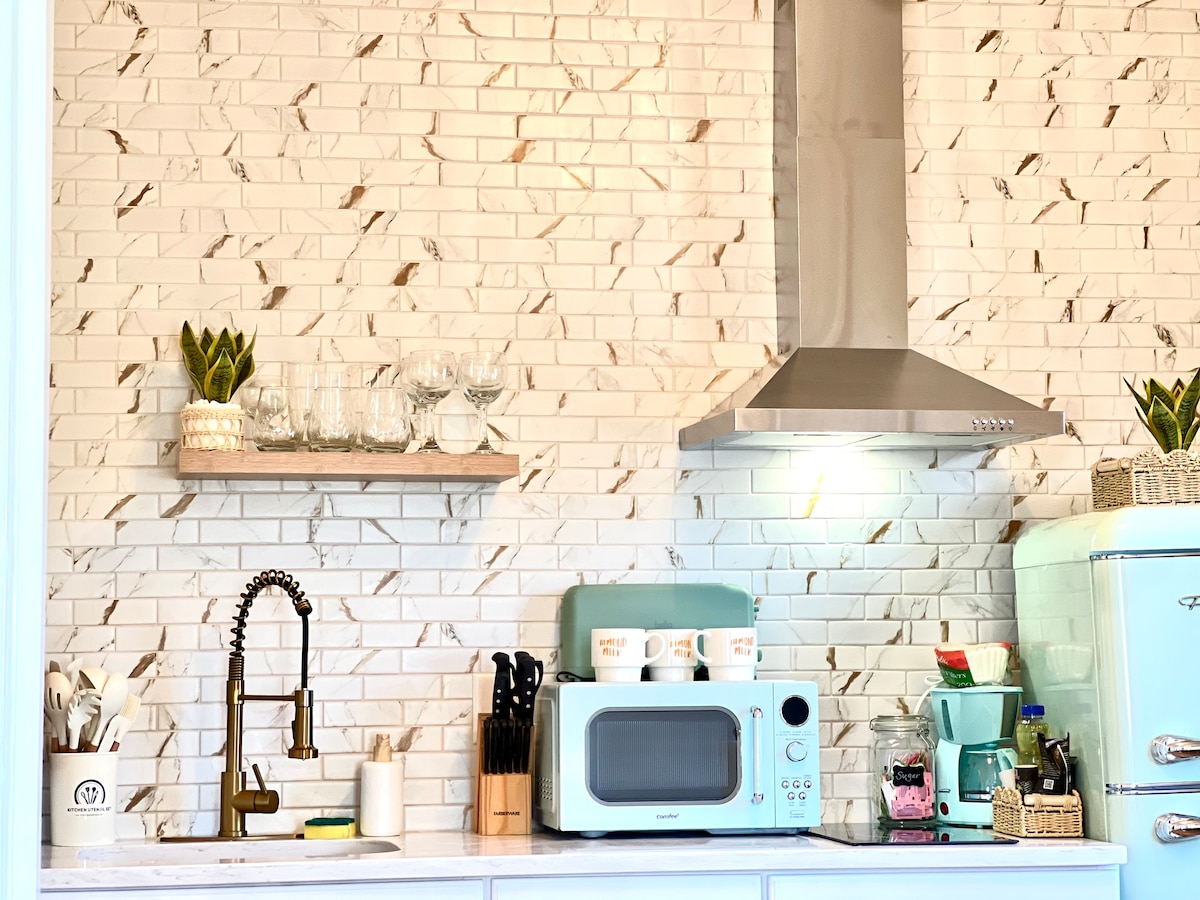 Full kitchen image 4
