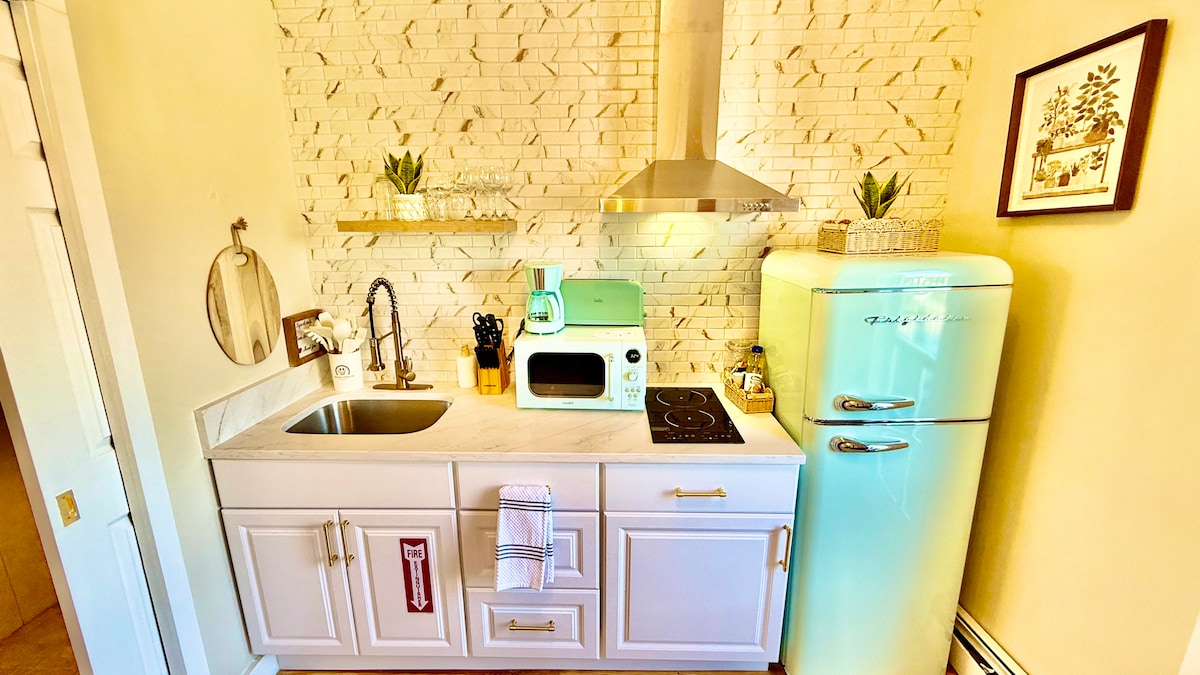 Full kitchen image 1