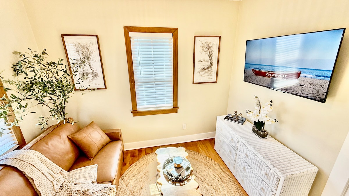 Living room image 7