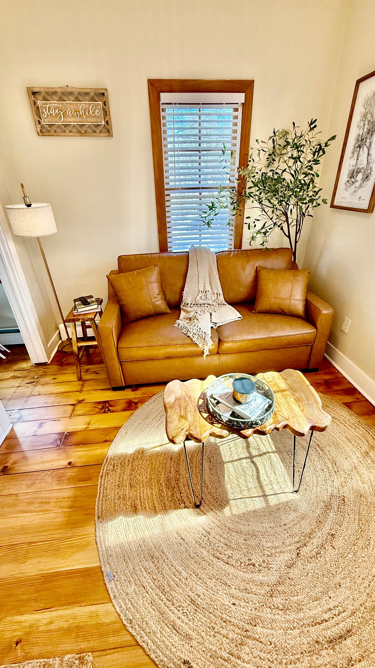 Living room image 8