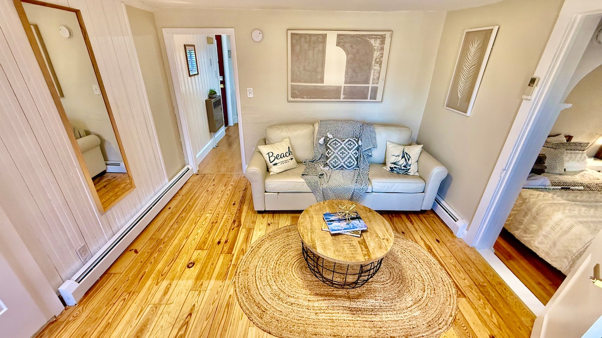 Living room image 5