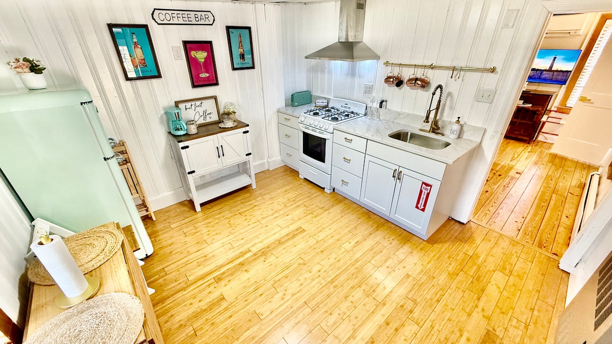 Full kitchen image 4