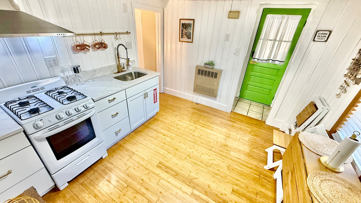 Full kitchen image 6