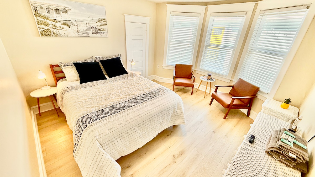 Bedroom 1 image 1