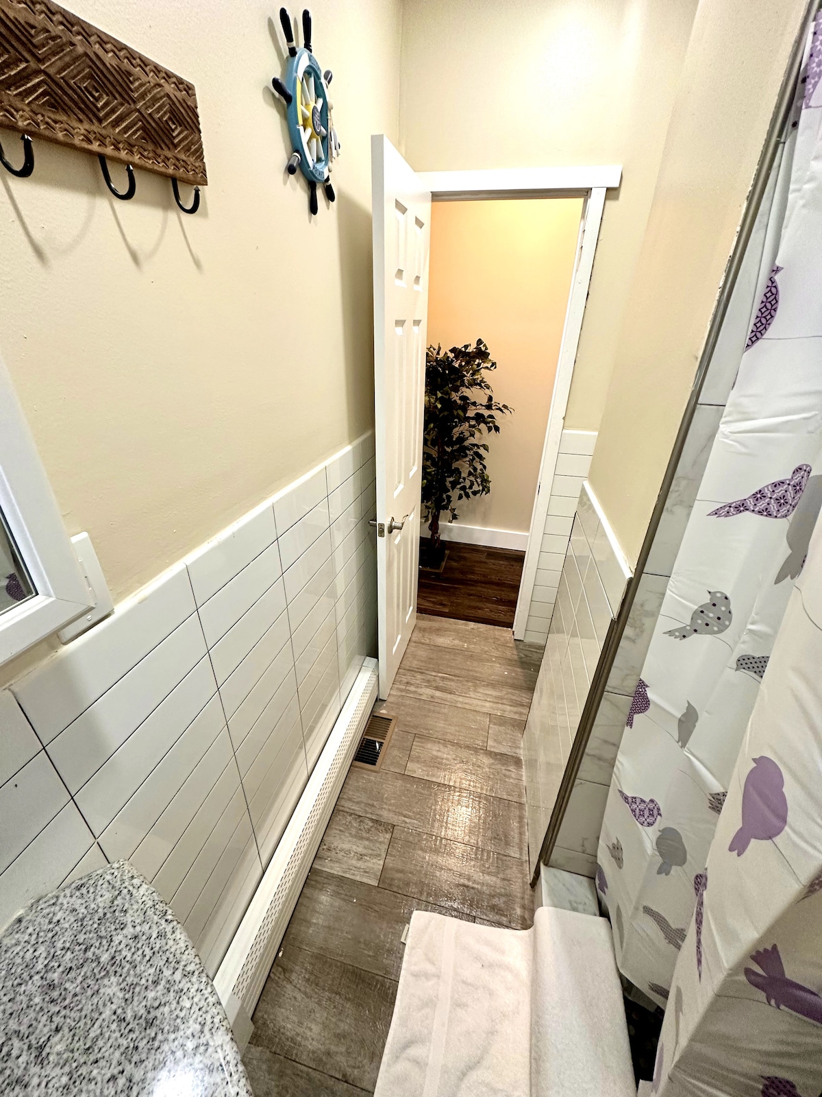 Full Bathroom