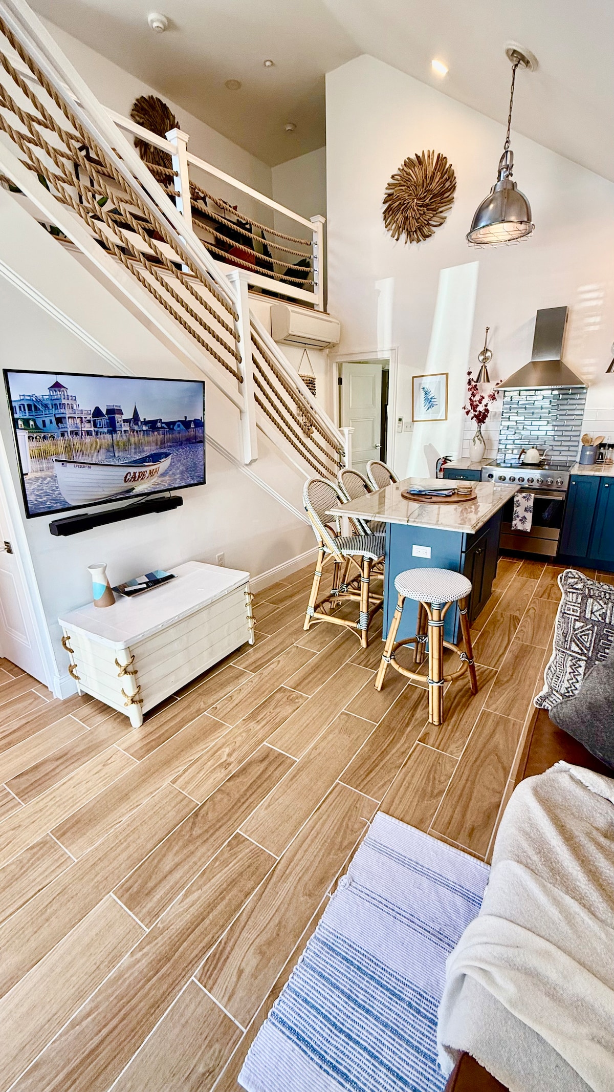Living room image 6