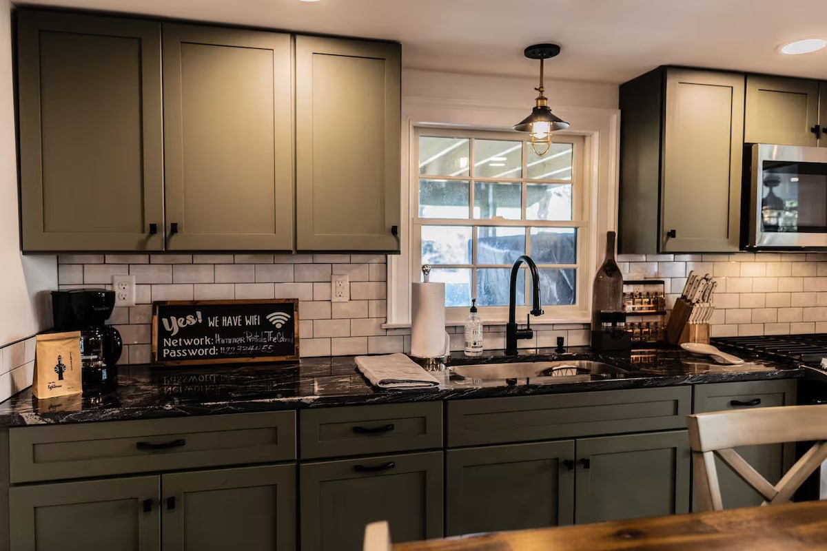 Full kitchen image 6