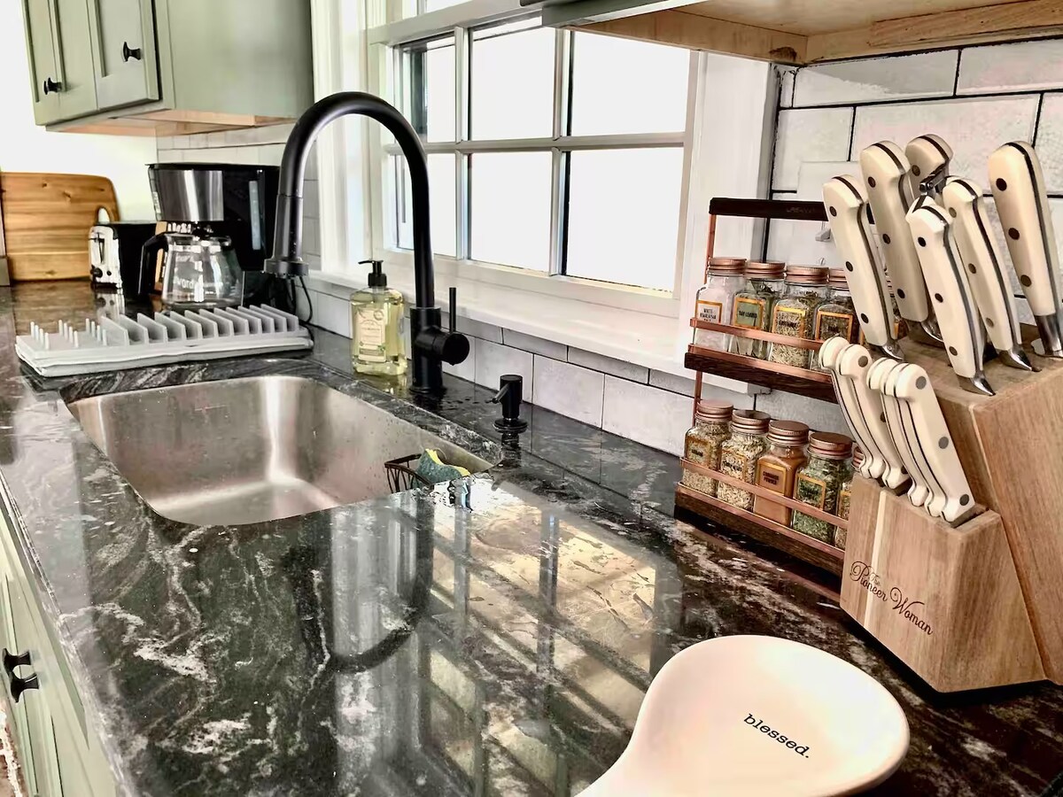 Full kitchen image 3