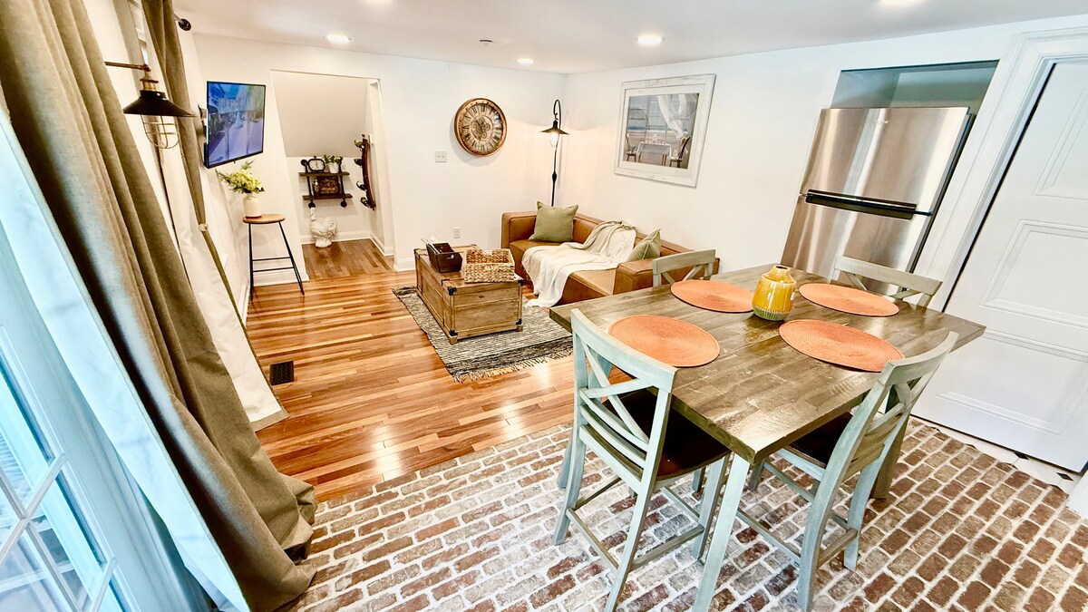 Living room image 8