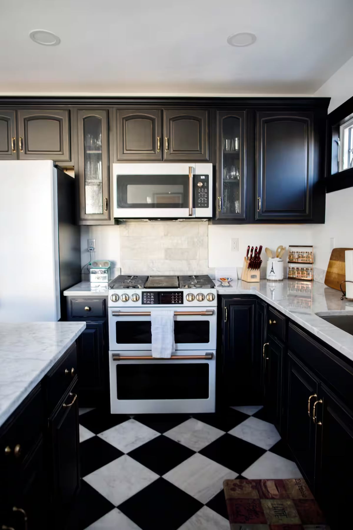 Full kitchen image 12