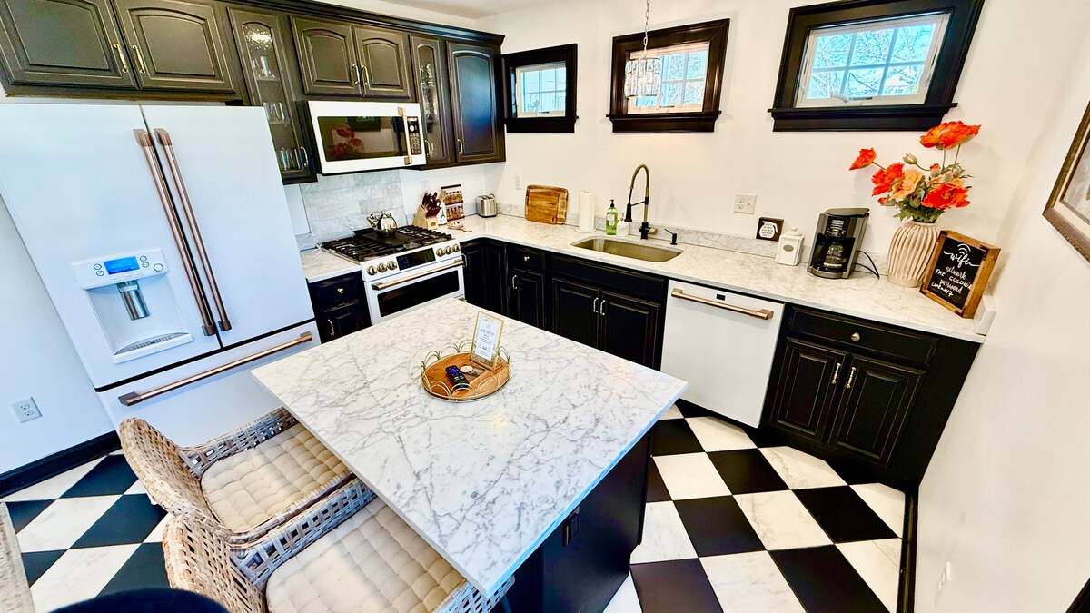 Full kitchen image 8