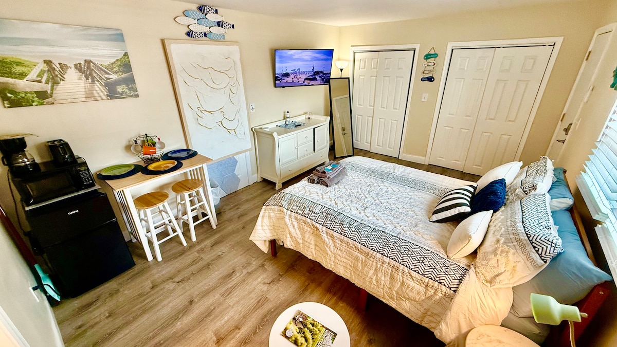 Bedroom image 13