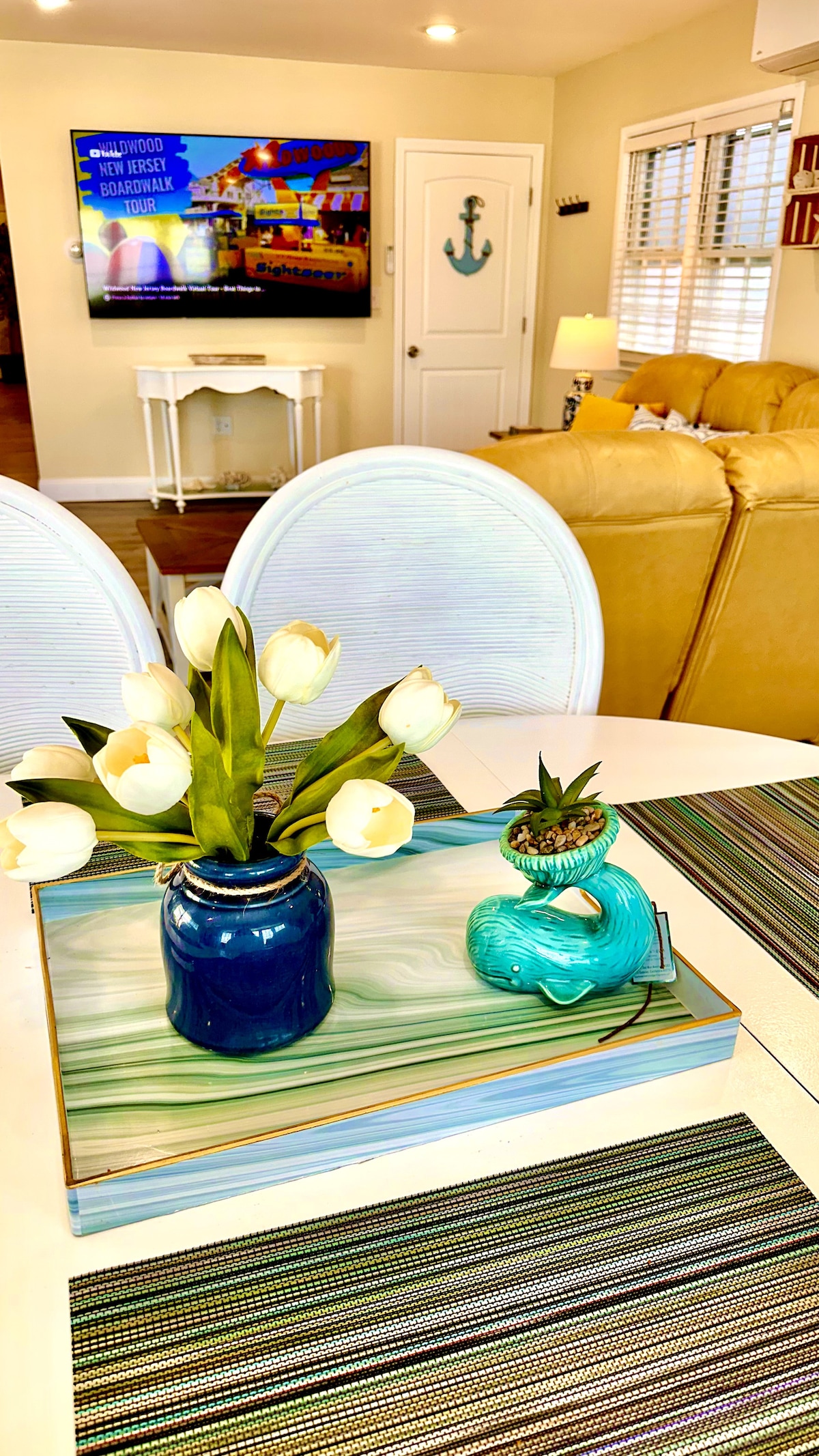 Spacious Open-Plan Living with 75" TV, Comfy Sofa, Gourmet Kitchen Island & Ocean Sounds