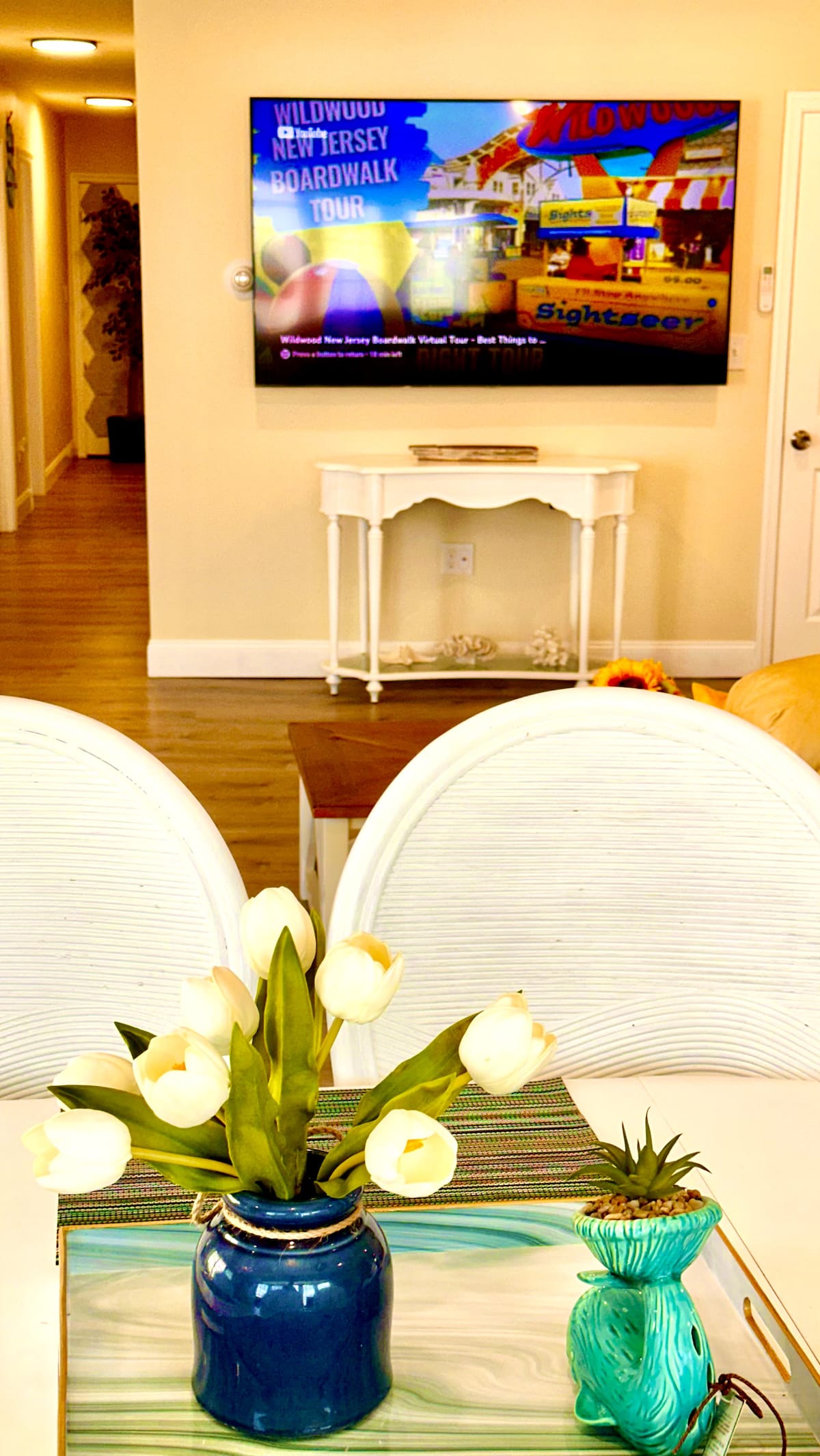 Spacious Open-Plan Living with 75" TV, Comfy Sofa, Gourmet Kitchen Island & Ocean Sounds