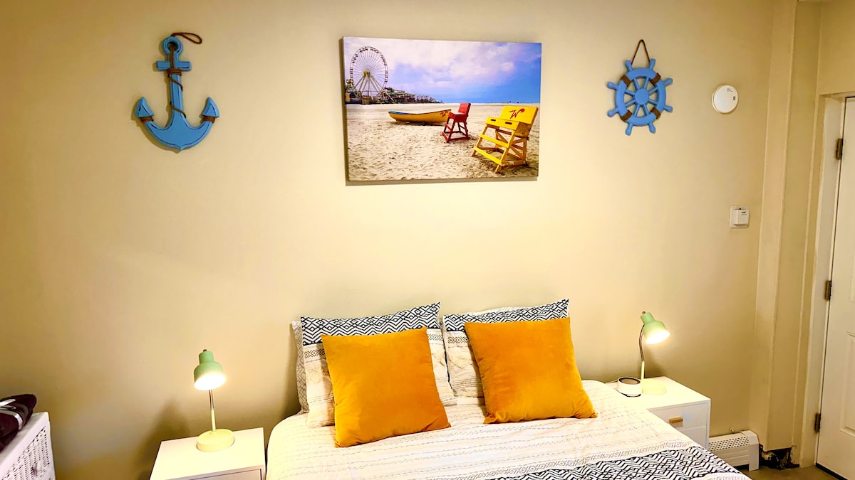 Seaside comfort meets modern entertainment in our queen room just steps from Wildwood's boardwalk