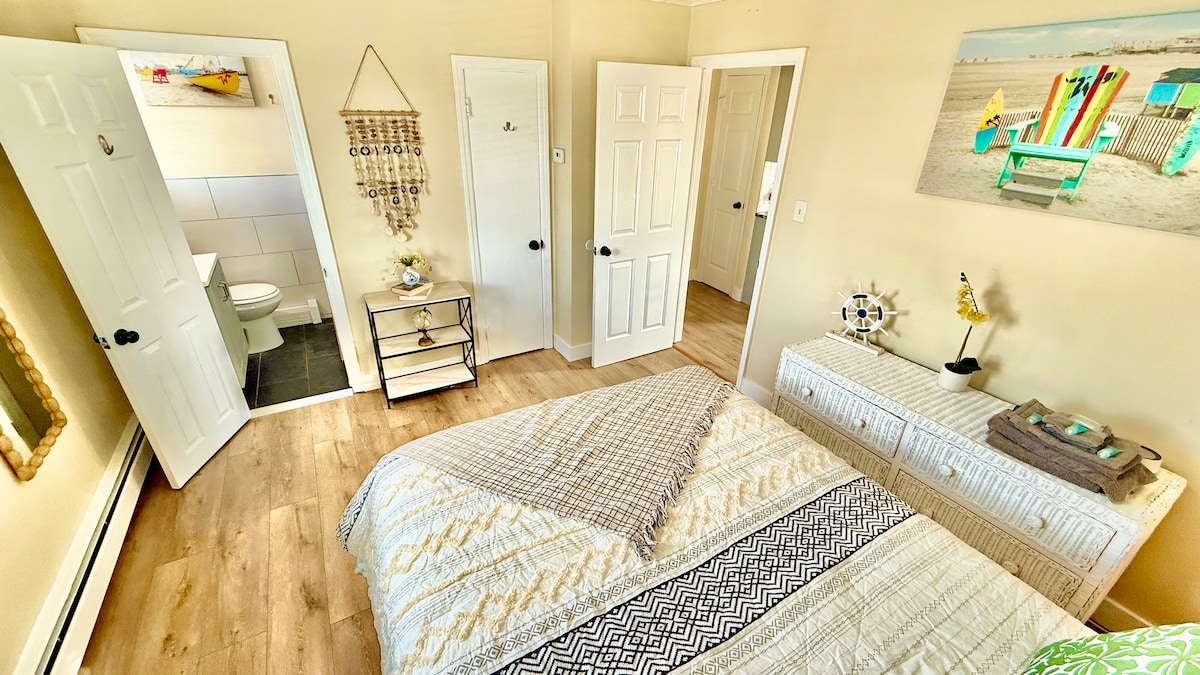 Bedroom image 8