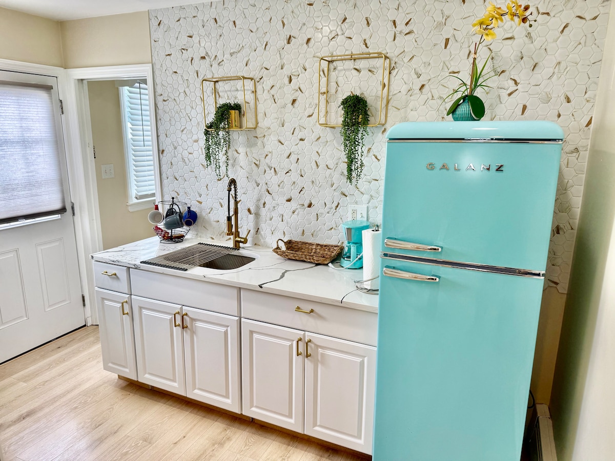Full kitchen image 2