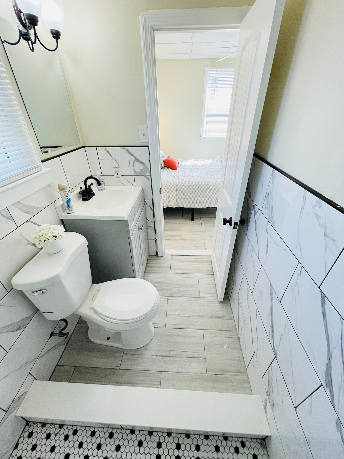 Full bathroom freshly renovated