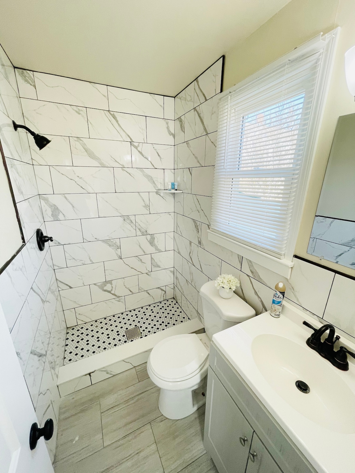 Full bathroom freshly renovated