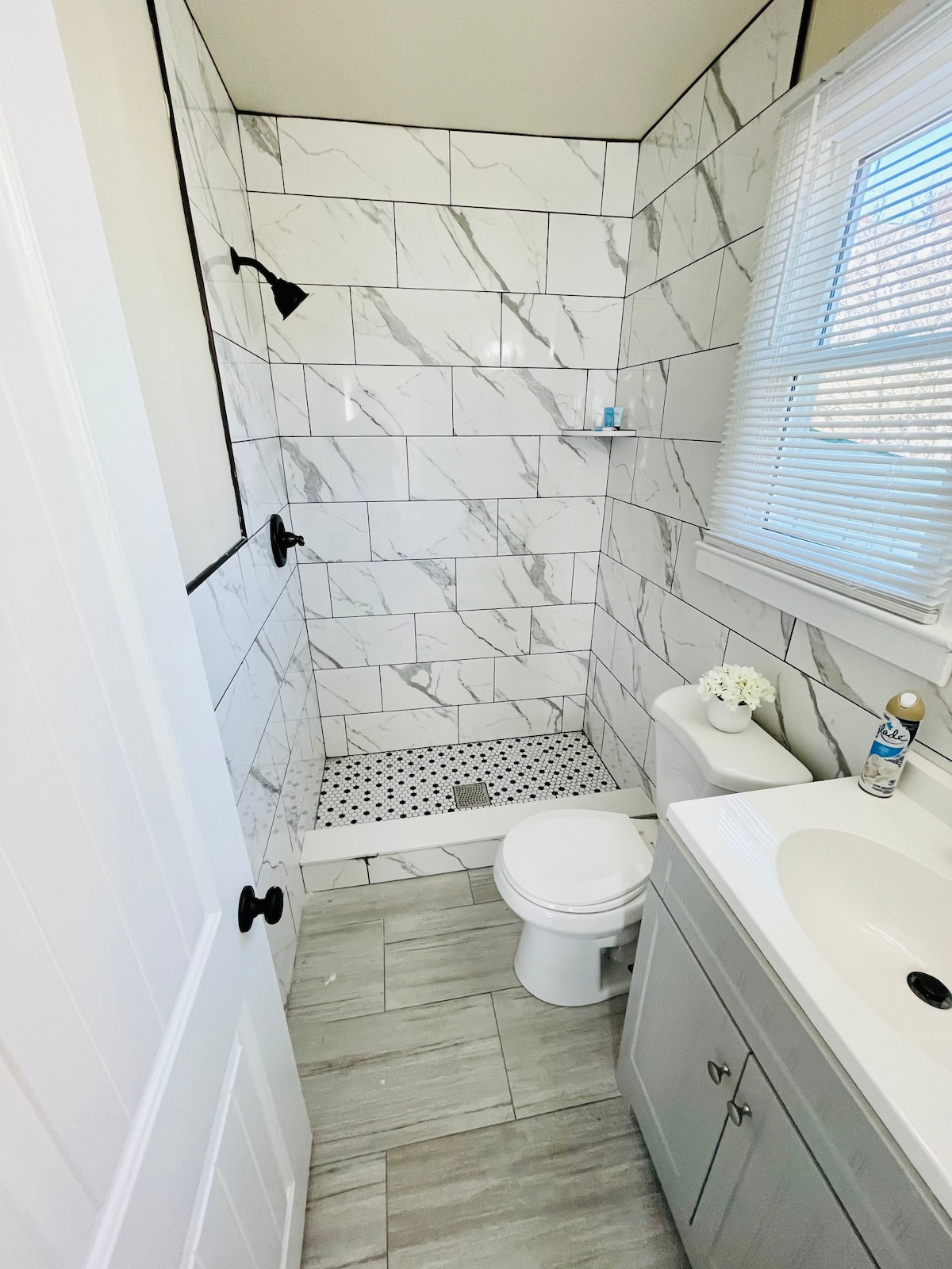 Full bathroom freshly renovated
