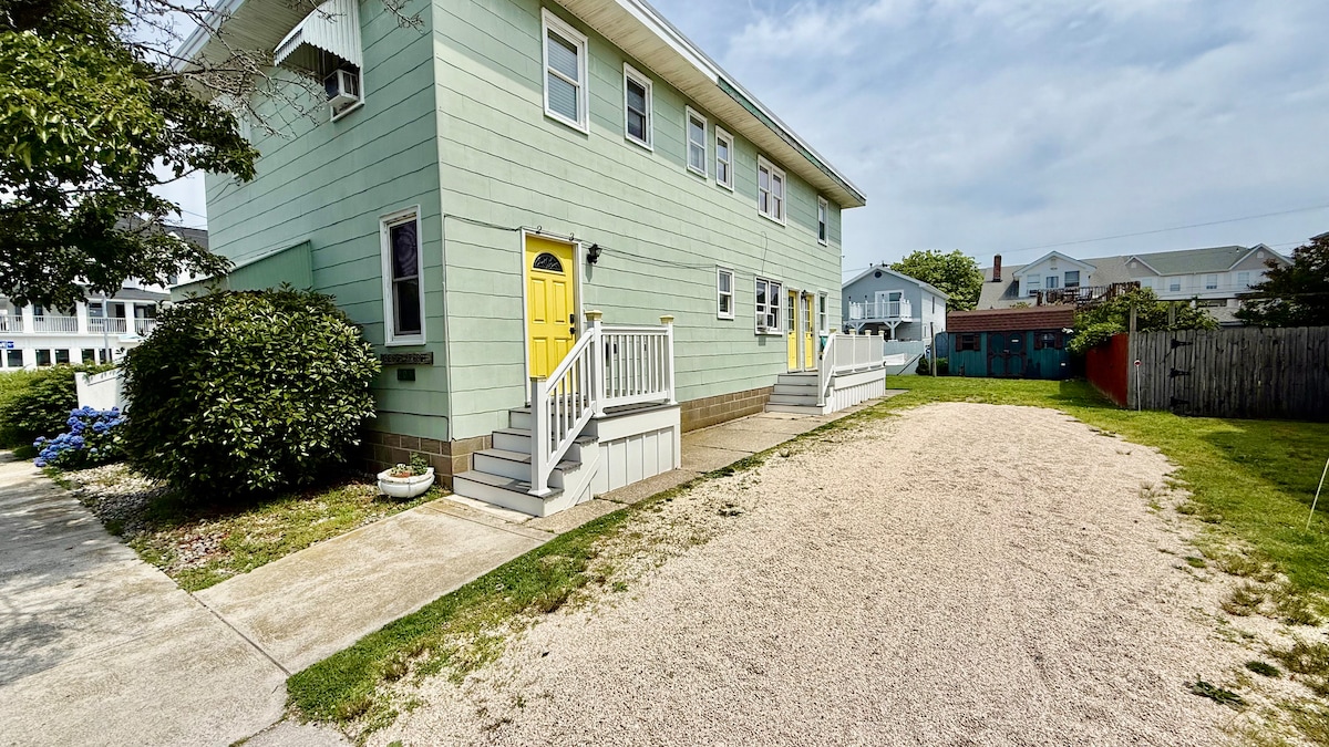 Exterior image 1
