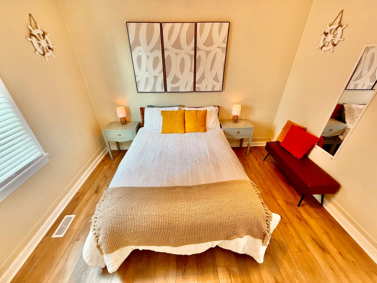 Bedroom 1 image 2
